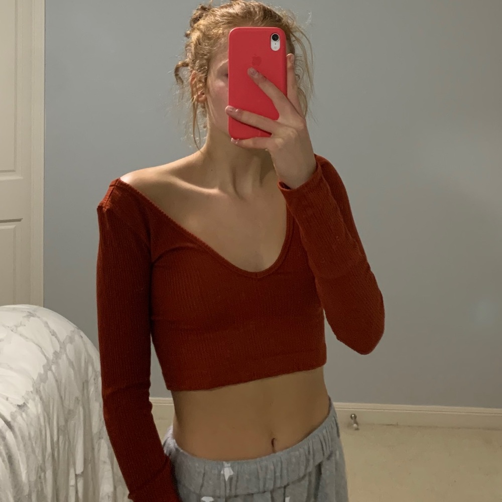 urban outfitters cropped long sleeve